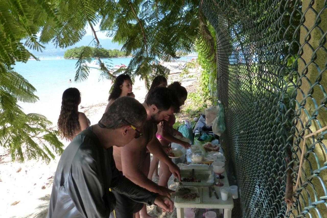 Kitnet Aconchegante A 200M Da Praia Apartment Angra dos Reis Ngoại thất bức ảnh